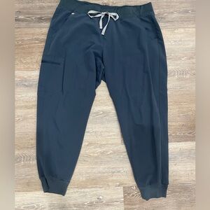 FIGS Zamora scrub joggers